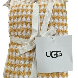 UGG Fall‎ Leaf (mustard yellow) and White Hand Towels **New With Tags**